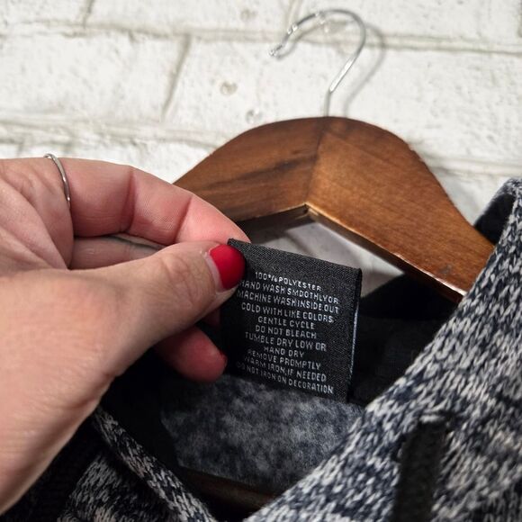 Minikahda graphic hoodie - Picture 12 of 13